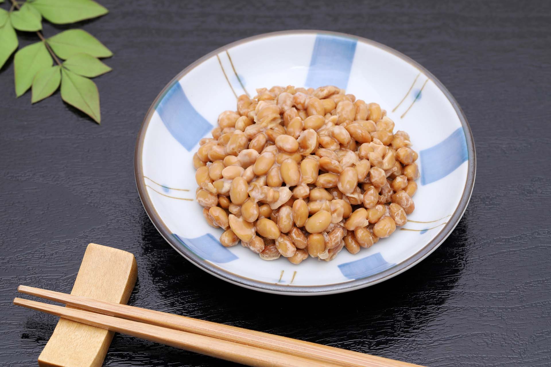 日本で古くから愛される、栄養たっぷりな納豆【写真：写真AC】