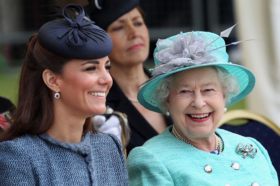 キャサリン妃とエリザベス女王【写真：Getty Images】