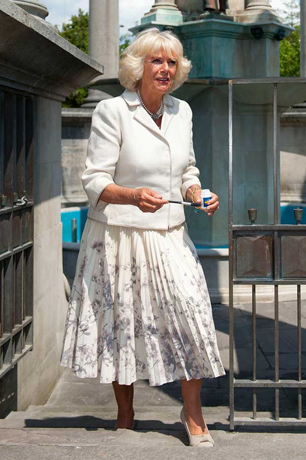 カミラ夫人 おしゃれすぎる未来の英国王の妻 夏ファッション5つの必需品に注目集まる Hint Pot 2