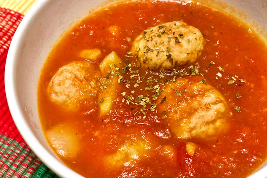 ミートボールのトマトスープ【写真：和栗恵】