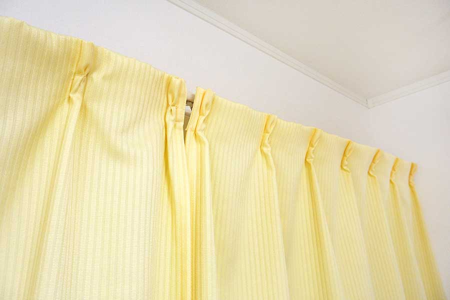 黄色のカーテンには一石二鳥の効果が！（写真はイメージ）【写真：写真AC】