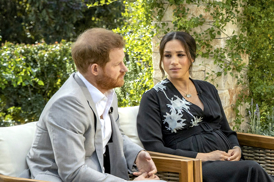 オプラ・ウィンフリーのインタビューに答えるヘンリー王子とメーガン妃【写真：AP】