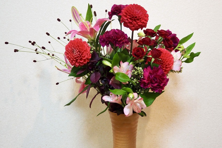 花瓶にいけた切り花（写真はイメージ）【写真：写真AC】