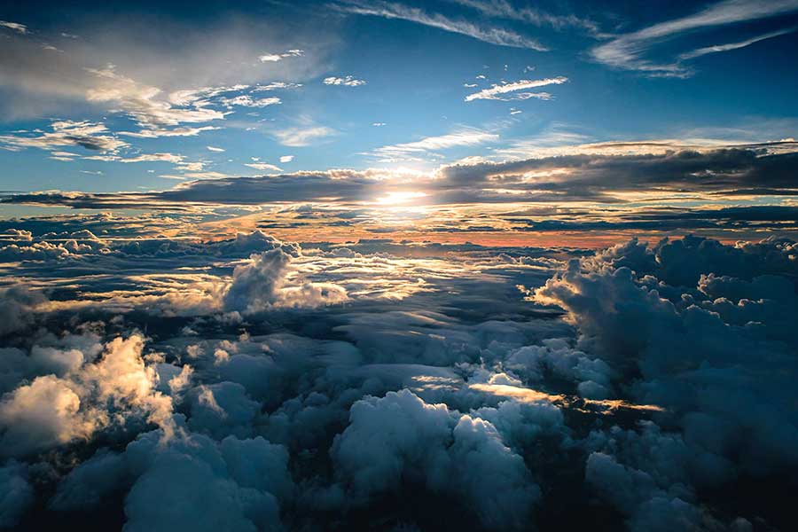 アニメの世界に迷い込んだかのような雲上の風景【写真提供：Nitto（@Nitto_Photo）さん】