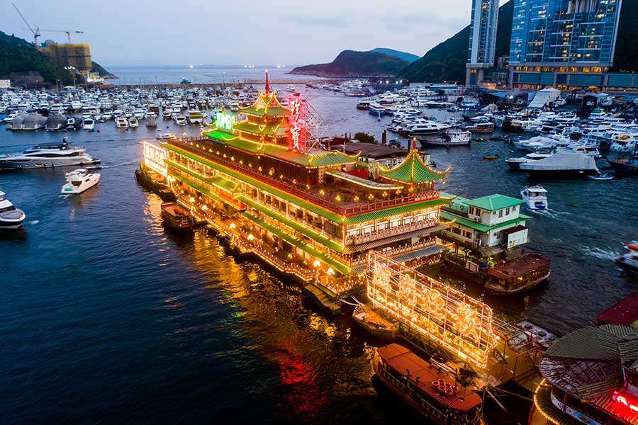 「ジャンボ」が浮かぶ深湾は香港仔避風塘（アバディーン台風シェルター）の一部【写真：Getty Images】