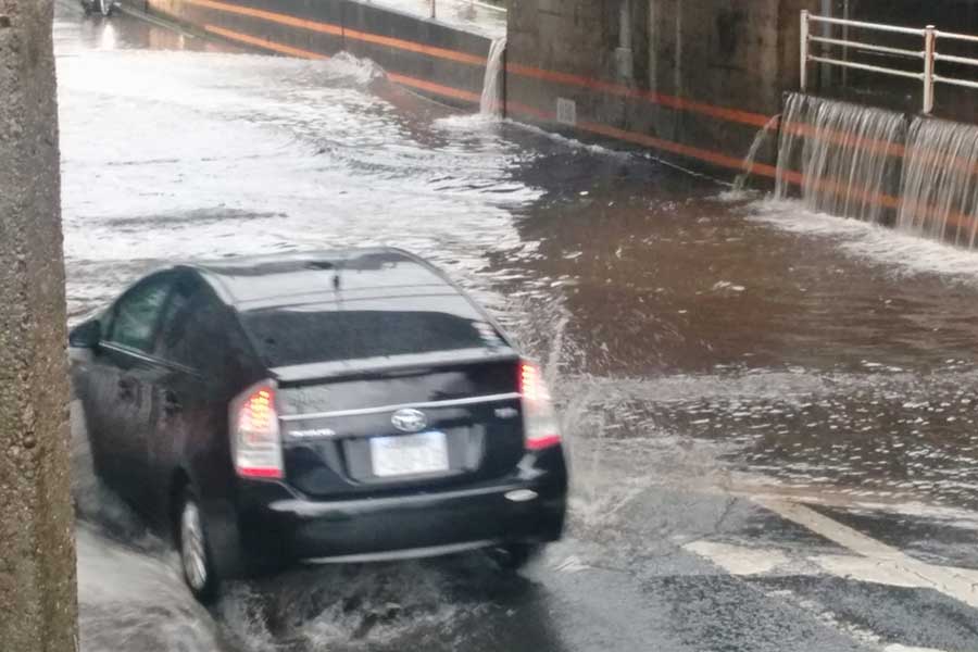 JAFが車の浸水トラブルについて危険性を呼びかけ（写真はイメージ）【写真：写真AC】