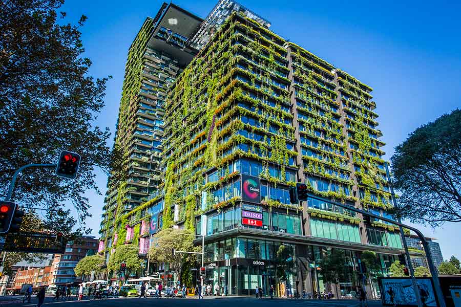 オーストラリアの大都市中心部では、高層マンションの一室を複数のワーホリ旅行者や留学生でシェアするケースも多い【写真：Destination NSW】