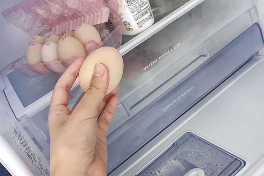 冷蔵庫から出してすぐの卵を使うのがおすすめ【写真：Hint-Pot編集部】