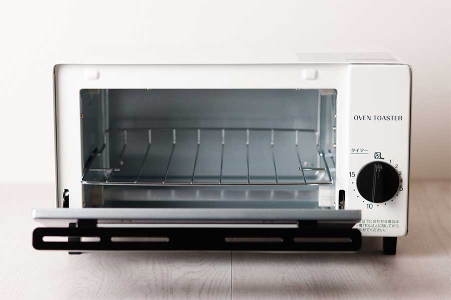 オーブントースターは、電子レンジに比べて加熱時間が長め（写真はイメージ）【写真：写真AC】