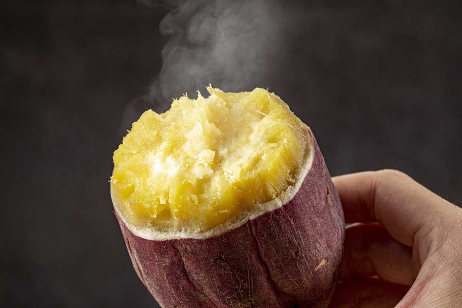 家庭でできる焼き芋の調理法、一番おいしく簡単に仕上がるものは？（写真はイメージ）【写真：写真AC】