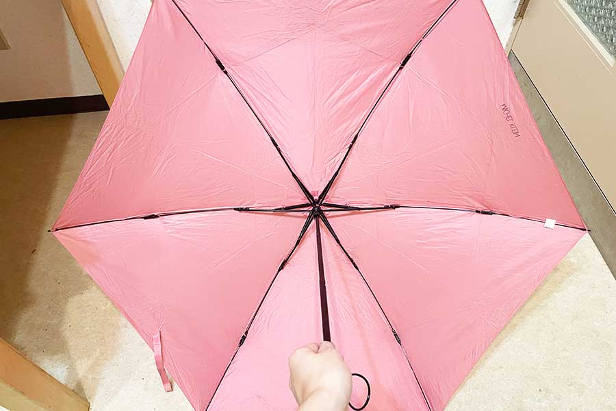 3段折りの傘を使用【写真：Hint-Pot編集部】