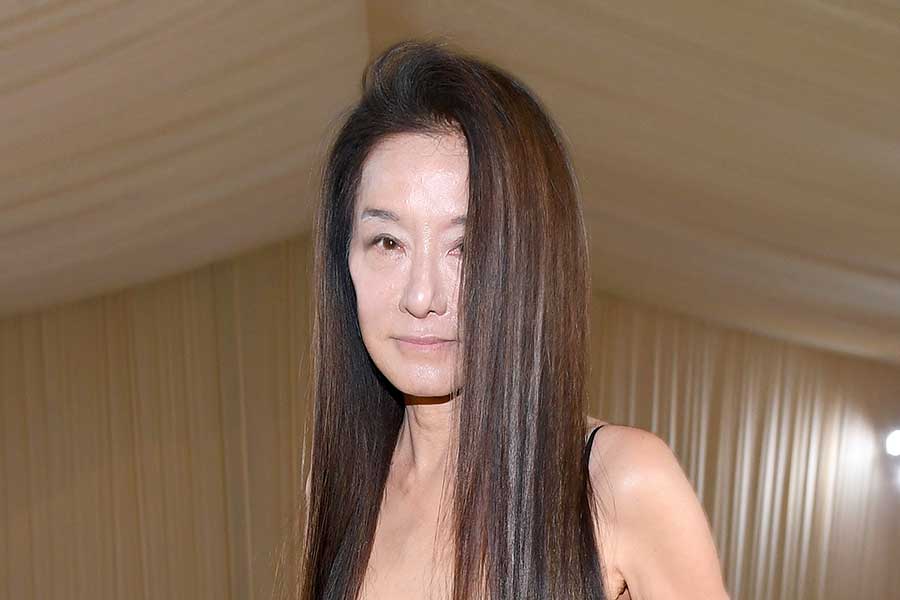 ファッションデザイナーのヴェラ・ウォンさん。2021年のメット・ガラ【写真：Getty Images】