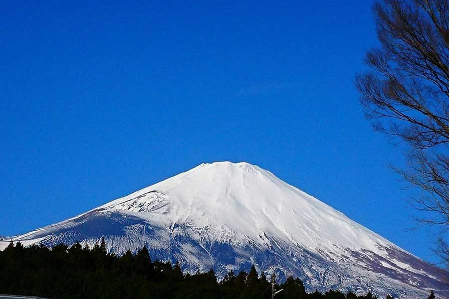 初夢に見ると縁起が良いとされる富士山（写真はイメージ）【写真：写真AC】