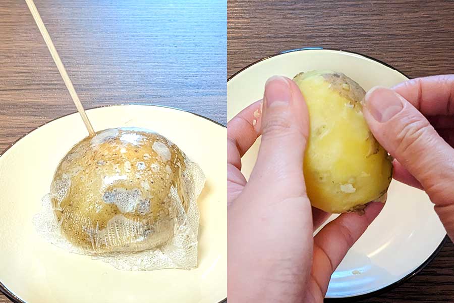 皮ごとレンジで加熱したジャガイモ（左）を、粗熱を取ってから手で皮をむく（右）【写真：Hint-Pot編集部】