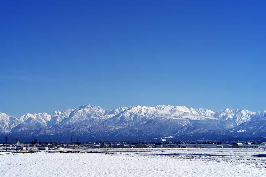 冠雪した立山連峰【写真：Getty Images】