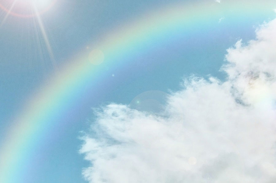 空に見える虹（写真はイメージ）【写真：写真AC】