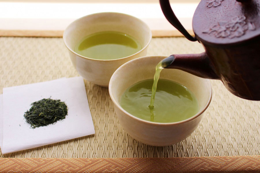 緑茶がおいしい季節（写真はイメージ）【写真：写真AC】