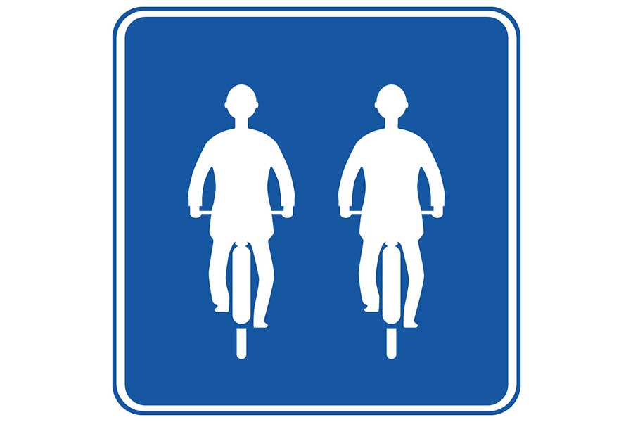 自転車の並進可を示す道路標識【画像：イラストAC】