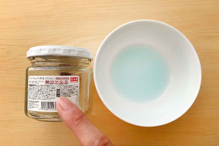 少量の水で薄めた食器用洗剤を塗る【写真：Hint-Pot編集部】