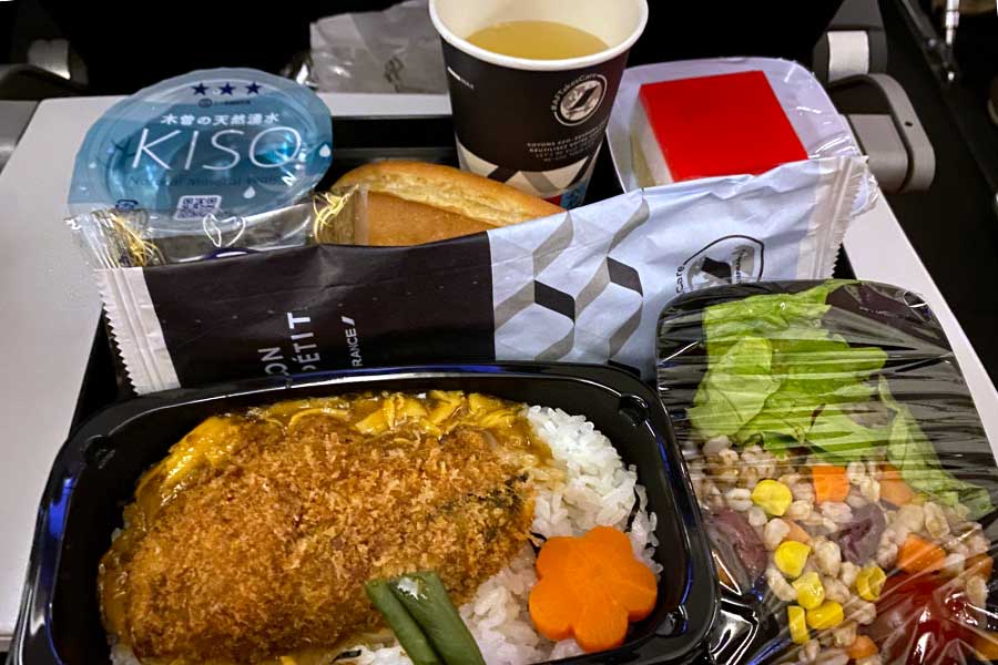 エールフランスの日本発フライトの機内食【写真：Ana】
