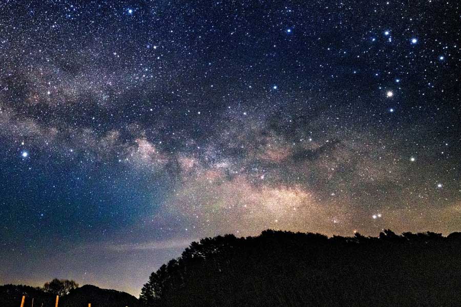 星が美しい夜空（写真はイメージ）【写真：写真AC】