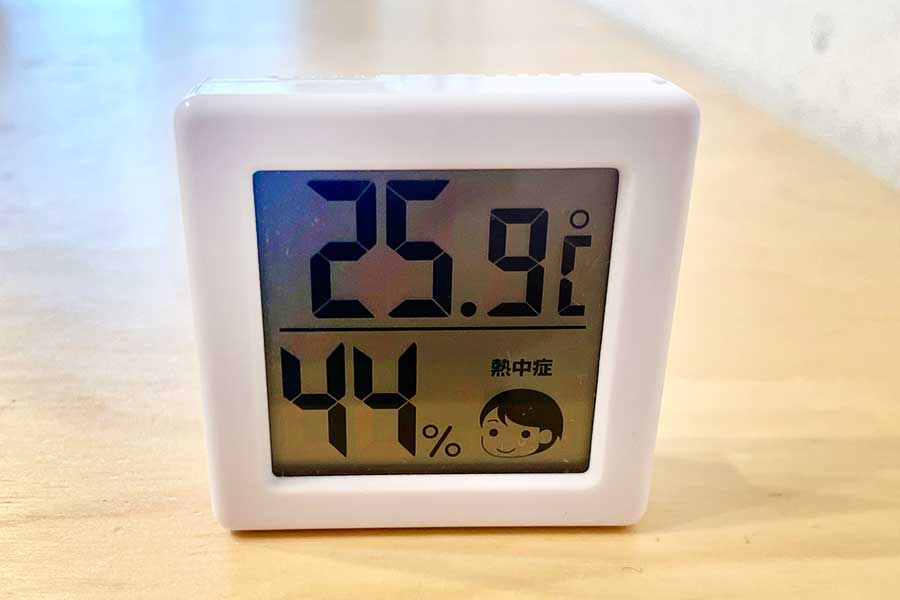 電源をオンにしてから30分後の室温は25.9度、湿度は44％【写真：Hint-Pot編集部】