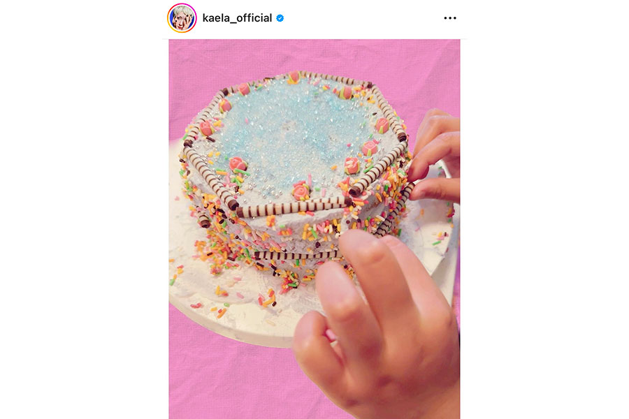 木村カエラさんの長女が祖母の誕生日ケーキを手作り（画像はスクリーンショット）