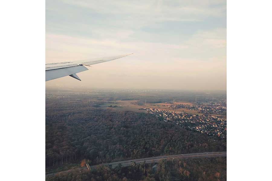 期待と不安が入り混じった英国留学出発時に撮影した、空から見た日本【写真：Moyo】