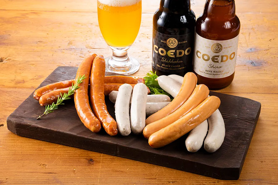 ドイツ製法を採用したクラフトビールとソーセージ【写真提供：Gracia】