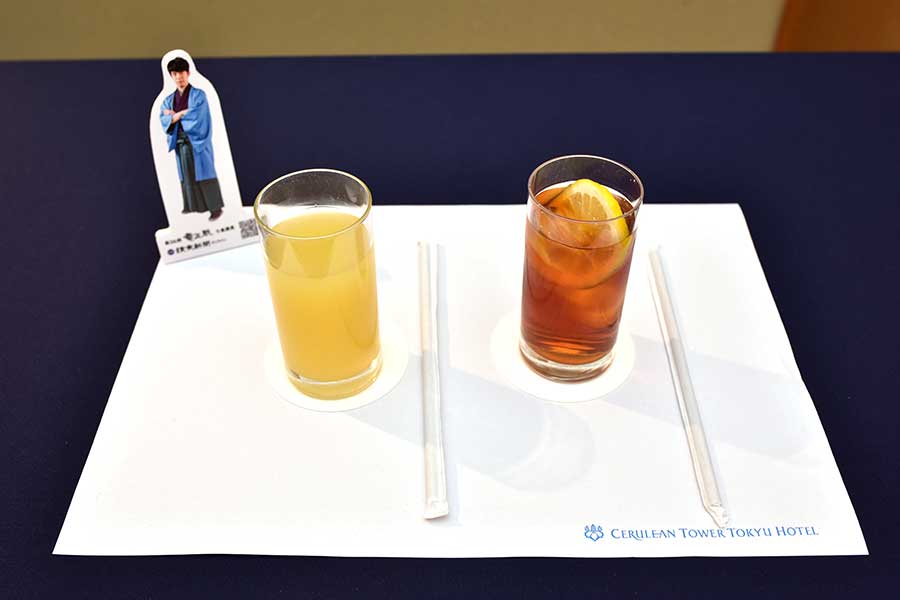 藤井七冠が午後のおやつに選んだ「アップルジュース」と「アイスレモンティー」【写真提供：日本将棋連盟】
