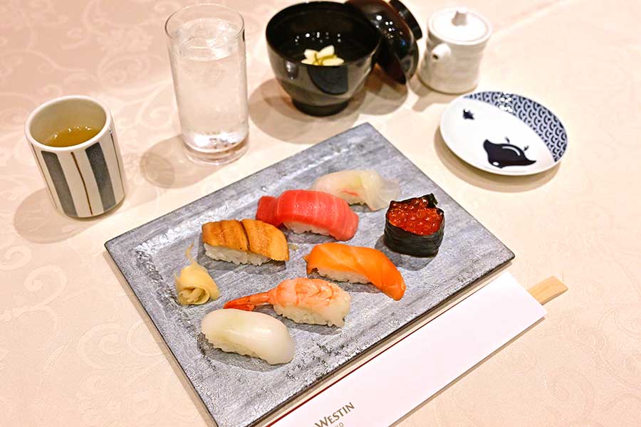 藤井七冠が食べた昼食は「寿司盛り合わせ（お吸い物付き）」【写真提供：日本将棋連盟】