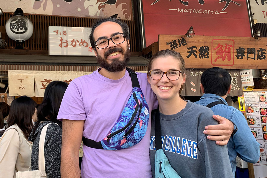米国ボストンからやってきた（左から）カイルさんとサラさん。日本へ来るのは3度目【写真：Hint-Pot編集部】
