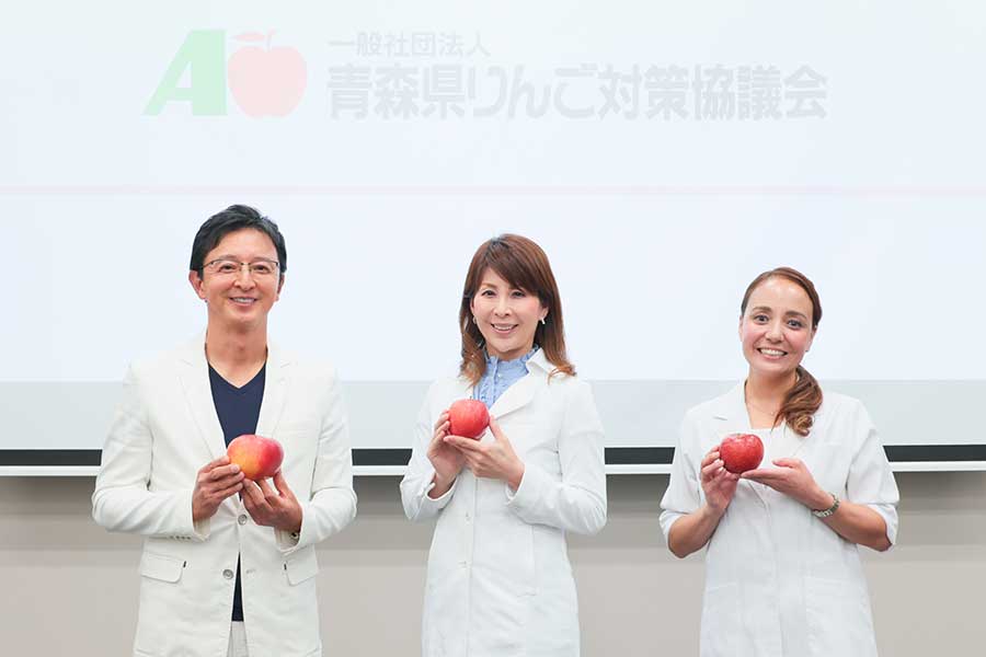 3人の現役医師が語るリンゴのパワーとは【写真提供：一般社団法人 青森県りんご対策協議会】