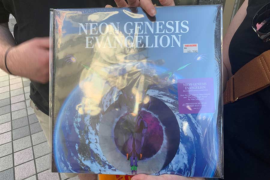 ルークさんが購入。テレビアニメ「新世紀エヴァンゲリオン」サウンドトラックのアナログ盤は、1995年に発売されたもの【写真：Hint-Pot編集部】