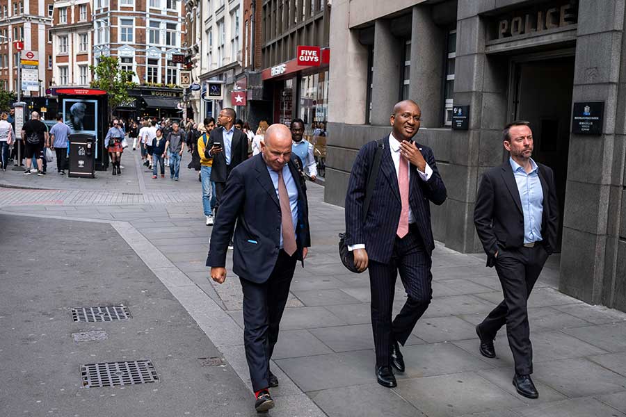 英ロンドンのビジネスマンたち【写真：Getty Images】
