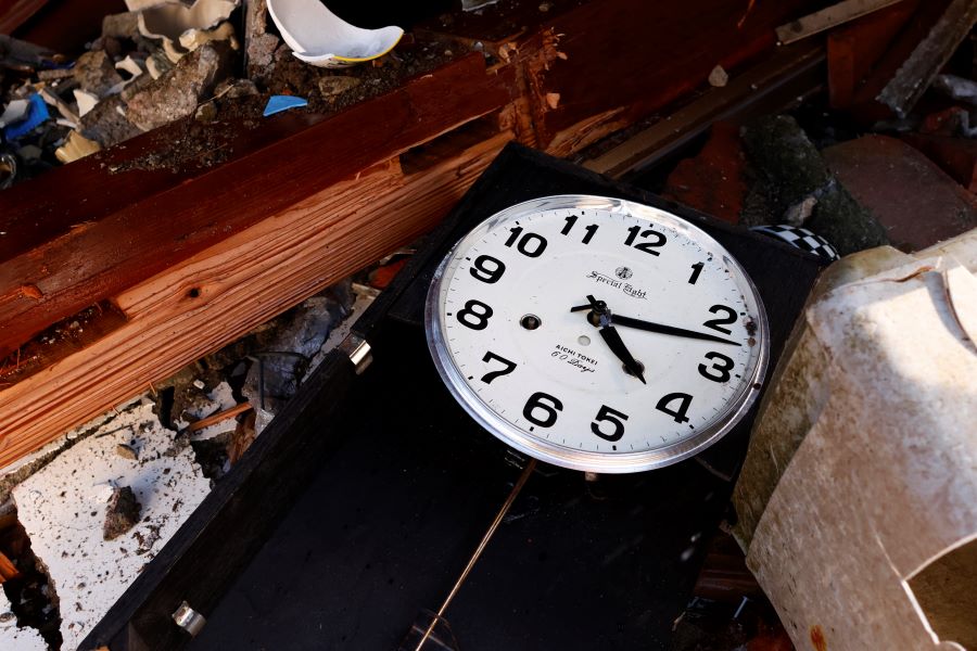 能登半島地震が発生した午後4時10分頃を指して止まった時計【写真：Getty Images】