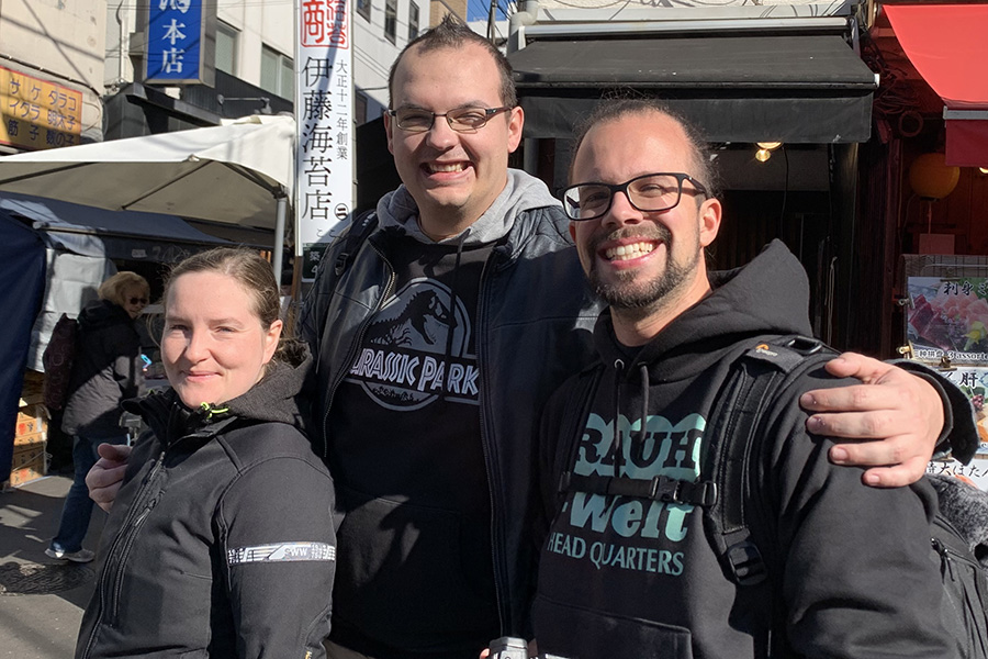 ベルギーから日本を訪れた（左から）グエンさん、マティアスさん、アントニーさん【写真：Hint-Pot編集部】