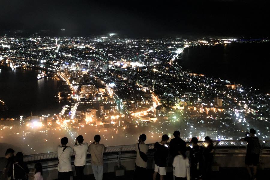 「世界3大夜景」に数えられる函館の夜景【写真：写真AC】