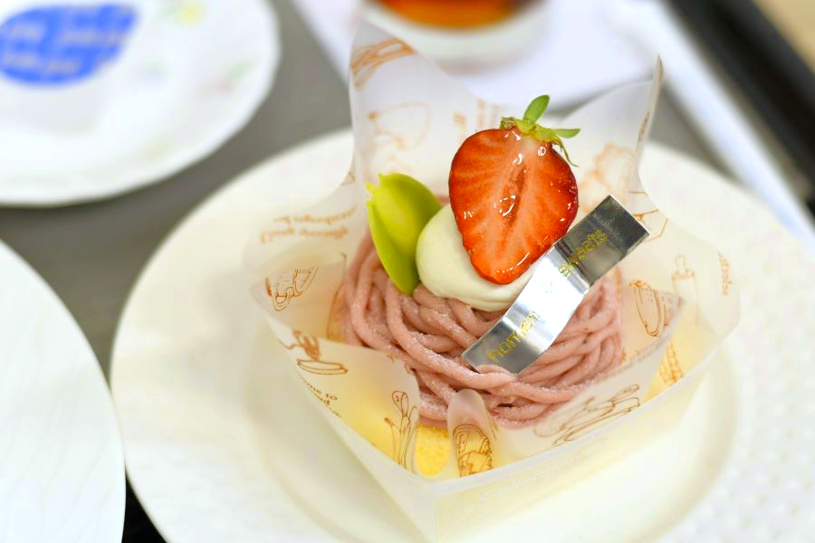 藤井八冠が午前のおやつに食べた「イチゴモンブラン」【写真提供：日本将棋連盟】