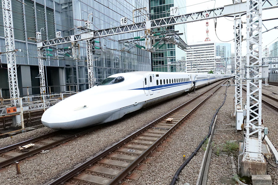 新幹線は外国人観光客にも大人気（写真はイメージ）【写真：写真AC】