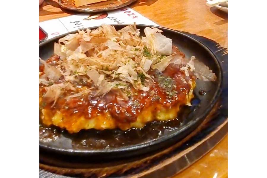 ジュリアンさんが「一番好み」と語った、奈良で食べたお好み焼き【写真提供：ナンダ】