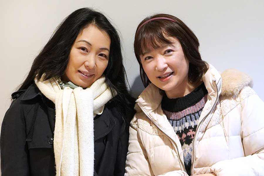 ビジネス＆ツアーコーディネーターの山田恵子さん（左）と日下千帆アナウンサー【写真：日下千帆】