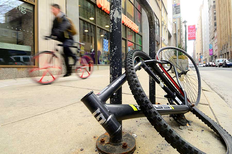 タイヤだけが残された自転車（写真はイメージ）【写真：Getty Images】