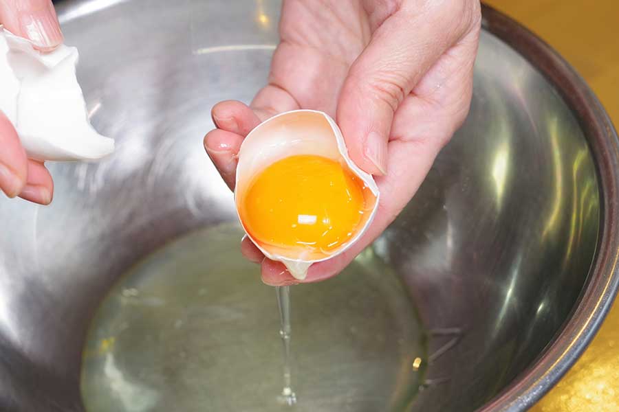 卵黄だけを使ったあと、卵白はどうする？（写真はイメージ）【写真：写真AC】