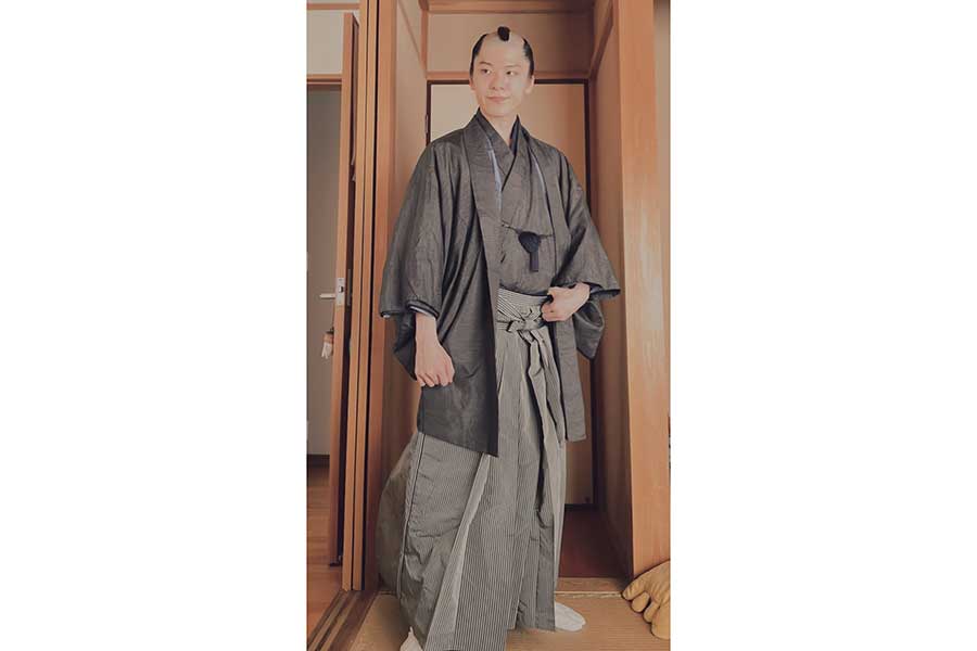 羽織袴という、きちんとした服装で面接へ行ったとりにくさん【写真提供：とりにく（@tarakosan114）さん】
