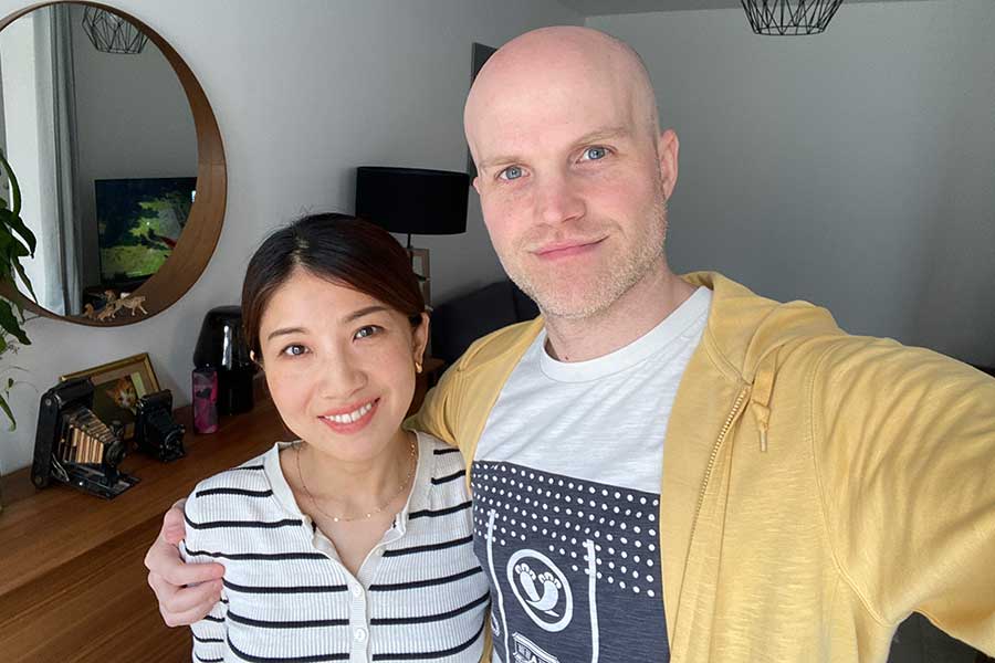 日本で結婚し、9年前にフランスへ移住した河野佐和子さんと夫のエルワンさん【写真提供：河野佐和子】