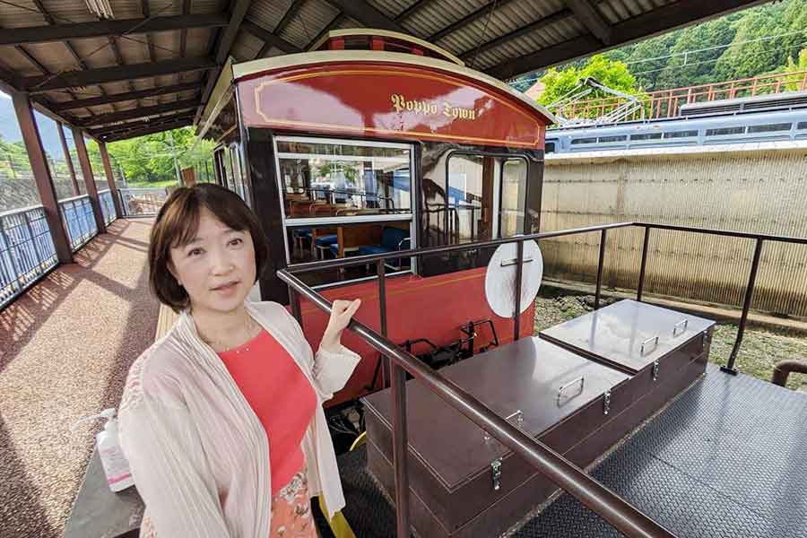 碓氷峠鉄道文化むらのトロッコ列車と日下千帆アナ【写真：日下千帆】