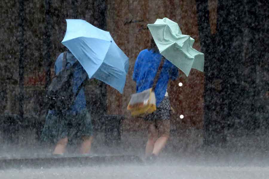 今の時期は急に大雨が降ることも（写真はイメージ）【写真：写真AC】