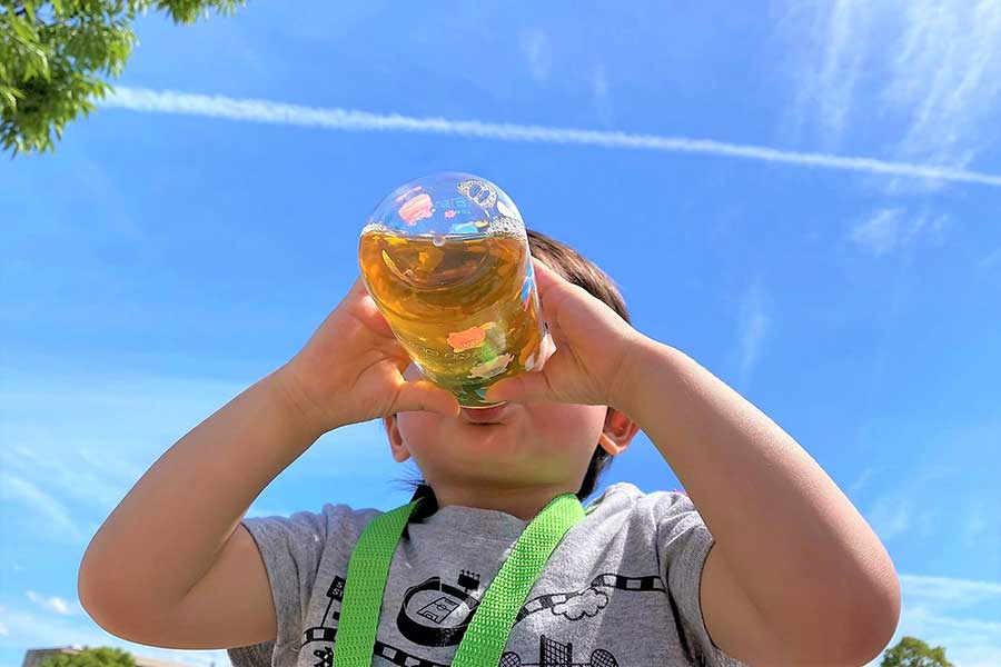 気をつけたい子どもの熱中症（写真はイメージ）【写真：写真AC】