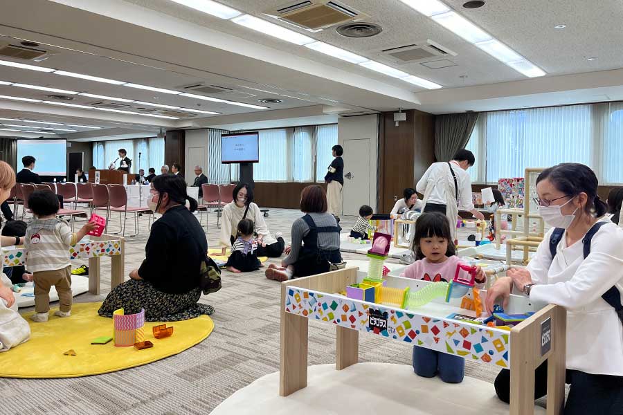 “子ども真ん中株主総会”【写真提供：ピープル株式会社】